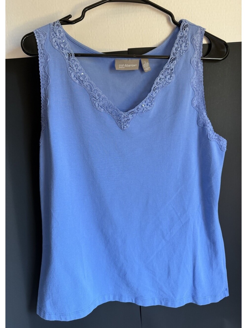Croft & Barrow Women's Blue V-Neck Tank Top With Lace - Size Large